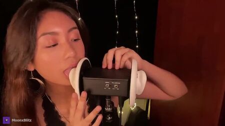 [Moon Blitz ASMR] ASMR ~ لعق الأذن | أصوات فموية قوية ومثيرة