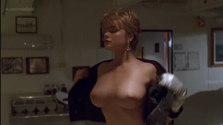 إريكا إيلينياك عارية – تحت الحصار (1992) HD 1080p مشاهدة عبر الإنترنت / إريكا إيلينياك – الحصار