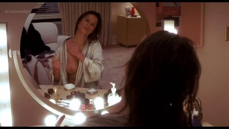 رونا ميترا عارية - الرجل الخفي (2000) HD 1080p مشاهدة عبر الإنترنت / رونا ميترا - الرجل الخفي