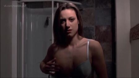 زوي بالمر عارية - تيرمينال فينوس (2003) شاهد الفيلم عبر الإنترنت