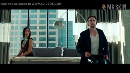 مشهد عري لإليزابيث أولسن - XVIDEOS.COM.mp4