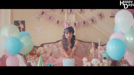 ميلاني مارتينيز – Pity Party (ترجمة روسية)