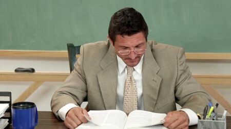 امتص الطالب المعلم للحصول على تصنيف جيد