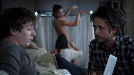 ستيفاني فانتاوزي عارية - Shameless الموسم 2 الحلقة 9-11 (2012) HD 1080p