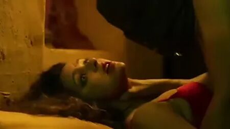 فيلم للبالغين يحتوي على مشاهد جنسية
