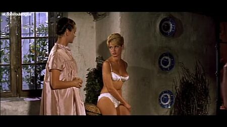 بريجيت باردو عارية - «الليلة التي سقطت فيها السماء» (1958) شاهد الفيلم عبر الإنترنت