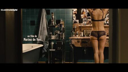 صوفي مارسو عارية (ملابس شفافة) في فيلم «لا تنظر إلى الوراء» (Don't Look Back، 2009) بدقة HD 1080p / صوفي مارسو - لا تنظر إلى الوراء