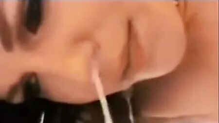 مني تنين غاضب يخرج من الأنف