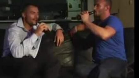 إغواء مباشر على موقع Ice Gay Tube
