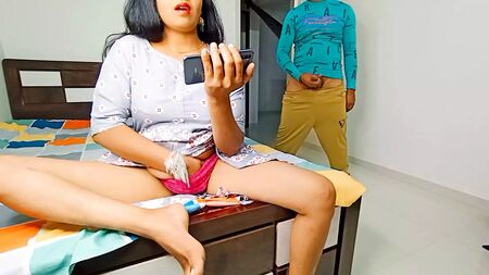 كانت تهز إصبعها نحوي ببطء