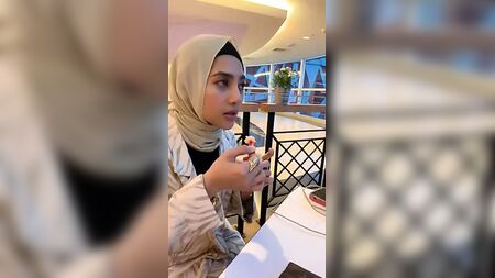 ماليزية - فتاة ماليزية