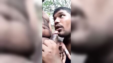 مص قضيب من قبل شاب تاميلي مثلي الجنس