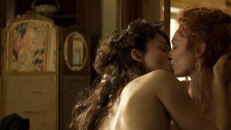 مشاهد جنسية مثلية لكيرا نايتلي في فيلم «كوليت» على موقع ScandalPlanet.Com